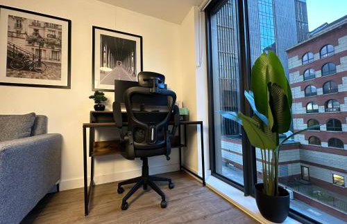 Cozy City Centre Apartment with Free Gym and Free Coffee - Photo 80