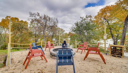 Waterfront StoneHaven at Reed Point with Swim Spa! - Foto 5