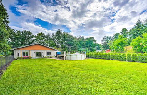 Pisgah Forest Farm Home: Outdoor Pool & Games - Foto 25