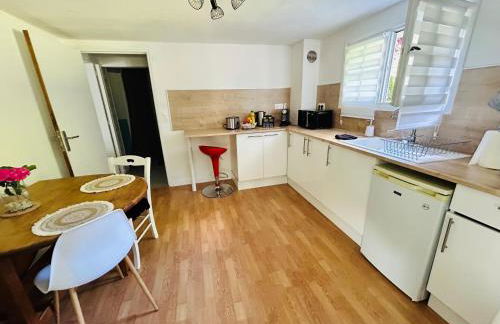 Appartement entrée privative, terrasse et jardin - Photo 6