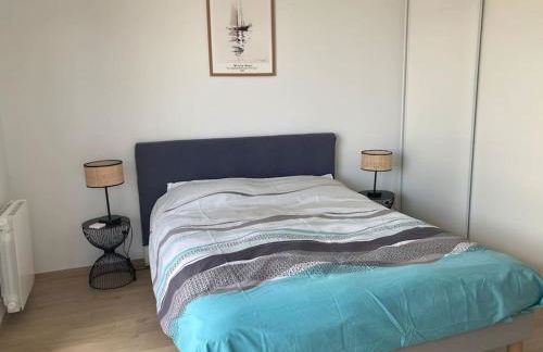 F2 neuf cosy et élégant avec terrasse, parking, WIFI - Foto 7