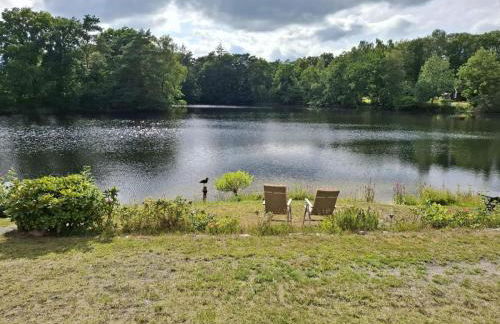 Idyllic Lakeside Cottage - Foto 8