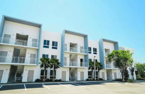 Beachside Bliss, 1BR Condo with Pool at Dania Beach - Foto 26