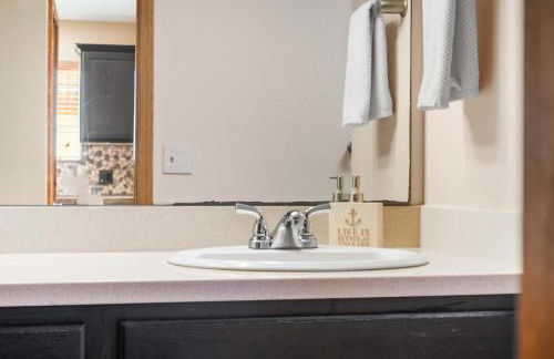 Cozy Timbers - Charming Condo for 6 with Resort-style Amenities - Foto 17