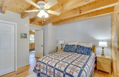 Serene Cabin with Deck and Fire Pit in Blue Ridge Mtns - Foto 10