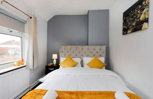 Comfy stays, Rotherham for contractors & Families, spacious, conservatory, free parking, wifi, 3BDR - Foto 19