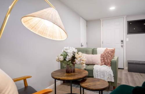 Modern Cozy Bright 2BR Lower Unit w private entry - Foto 4