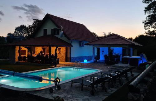 SPA HOLIDAY HOUSE REŽEK - Lovinac - Foto 13