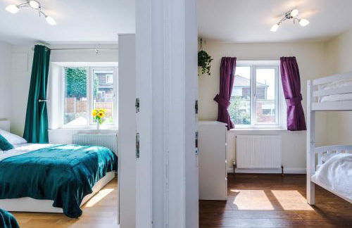 3 BR Property in Prestwich 15 mins from Manchester City Centre Garden Free parking Superfast WIFI Netflix - Foto 9