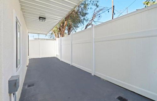 C- Vibrant and Glam NoHo Pad near U-Studios and H-Sign - Foto 34