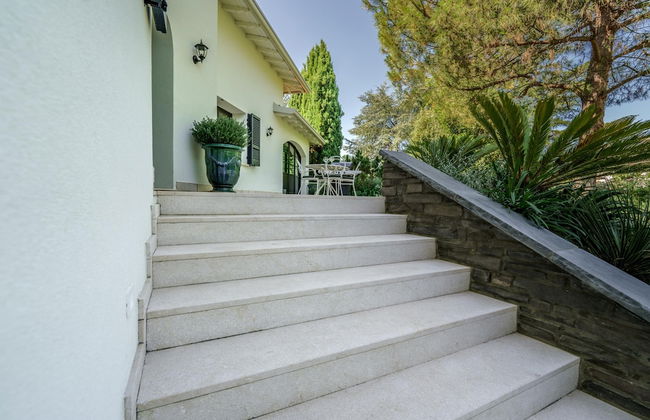 Charming Green and Blue Villa by Wonderful Italy - Photo 51