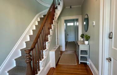 Charming Victorian Home Downtown Newport - Photo 21