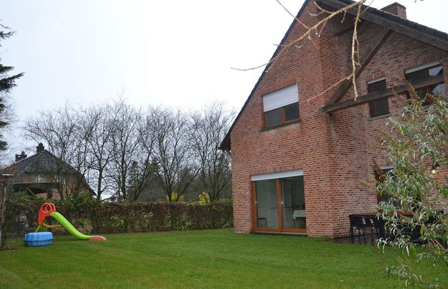 Apartment in Antwerp Near Verbeke Museum - Photo 1