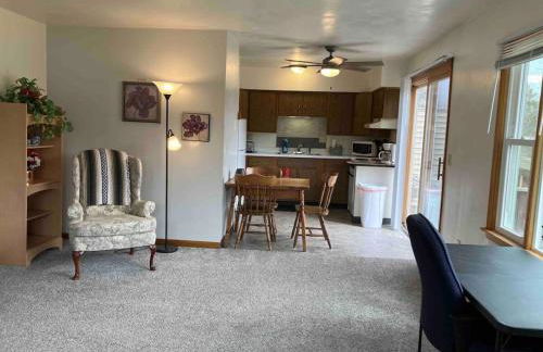 Spacious Bass Creek Apartment B near Peace Trail - Foto 16