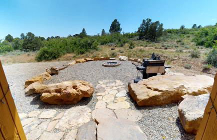 Canyon View Family Cabin, Deck, TV Room, Games, BBQ, Campfire - Foto 12