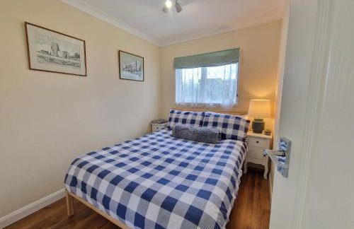 169 Broadside Holiday Chalet near Broads & Beaches - Photo 2