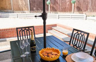 Spacious 4 Bed House Sleeps 6 Parking Garden in Loughborough - Foto 38