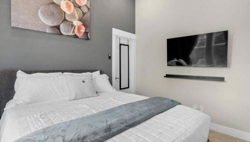 Gray Lux Hse 3BR 3 and half Ba MedCenter DownTWN HotTub - Foto 3