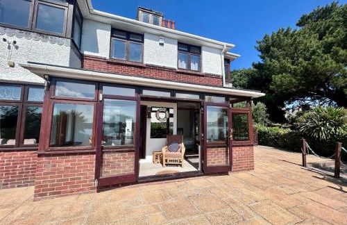 Your Lake side Retreat Sleeps 10-12 Nr Park & Sea - Photo 1