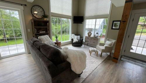 Romantic Cozy Cabin Walk to lake Hot tub Bikes Kayaks Grill - Foto 2, Garden, Garden view