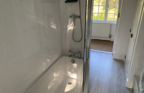 River Cottage a country retreat in wooded gardens - Foto 12