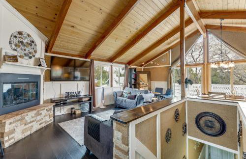 2 Mi to Lake Arrowhead! Mtn-View Hideaway with Deck - Foto 5