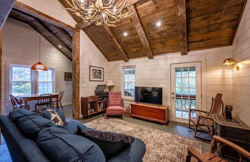 Enchanting Mountain Cottages w Hot Tub & Fireplace - Foto 10