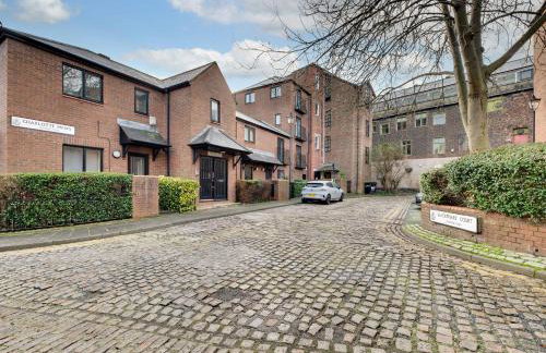 3 Bedroom City Centre apartment with Free Parking, Medieval Area - Foto 22