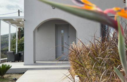 ARYVE Townhouse Rhodos mit Akropolis- und Meerblick sowie Jacuzzi und tollen Sonnenterrassen und Garten - Photo 13