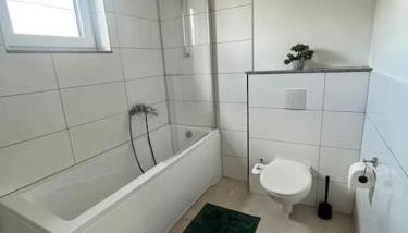 3 ZW 95 m2 Neubau Kostenlos Parkplatz im Hof - Photo 2