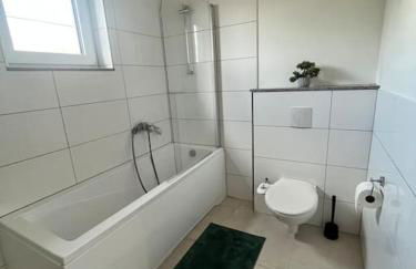 3 ZW 95 m2 Neubau Kostenlos Parkplatz im Hof - Foto 2