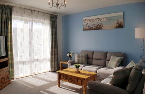 Hill View 2 bedroom free parking - Photo 26