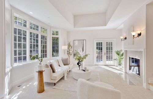 Cascadia Family Mansion, Hot Tub, Game Room, Gym! - Foto 43