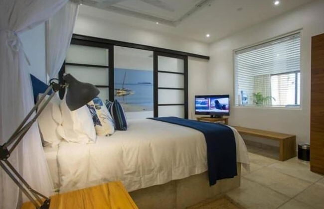 The Oyster Bay Hotel Suites - Photo 3