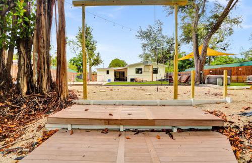 Lakefront Villa with Heated Pool Kayaks and Outdoor Fun - Foto 12