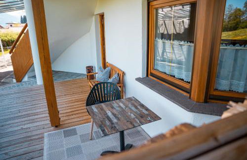 Luxus Chalet im Allgäu - Zirbenholz Schlafzimmer - Terrasse mit Bergblick - Infrarotkabine - Foto 45