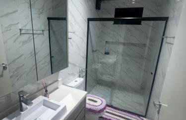 Casa completa acomoda até 10 hóspedes, 5 quartos, 4 camas casal e 2 solteiro - Foto 10