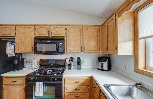 2 Mi to Super Rink Sporty Group Getaway in Blaine - Foto 9