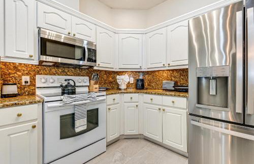 Dock, Lanai and Pool! Modern Red Bug Lake Retreat - Foto 15