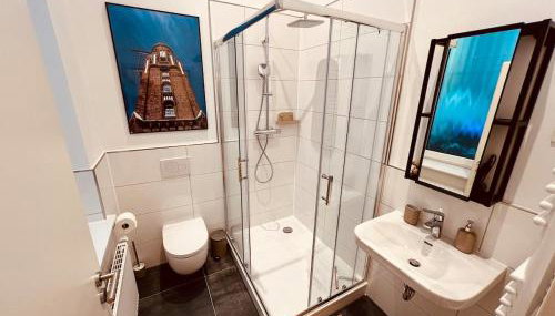 Riesiges City Loft - Billiard, Dart und 85 Zoll TV - Foto 3, Shower