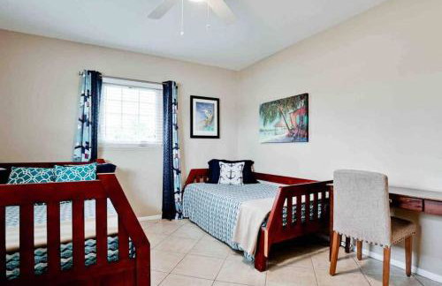 Great shape after Milton -Gorgeous Pool! - os - Photo 25