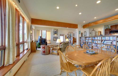 Lakefront Lookout! Private Sand Beach on Superior - Foto 6