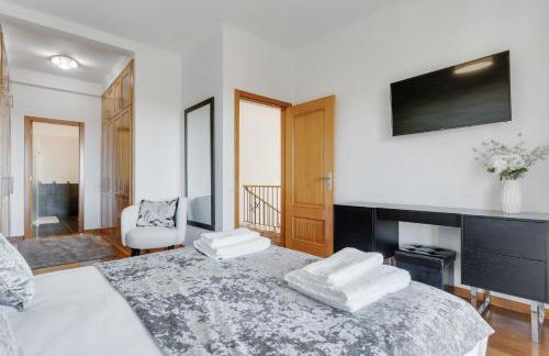 3B Villa Heated Pool Barbecue Games Room - Foto 14