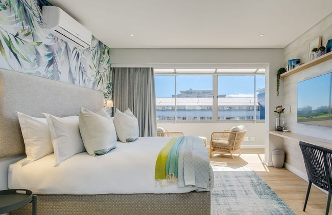 Exquisite Mouille Point Apt by Golf Course Serene Suite - Photo 40