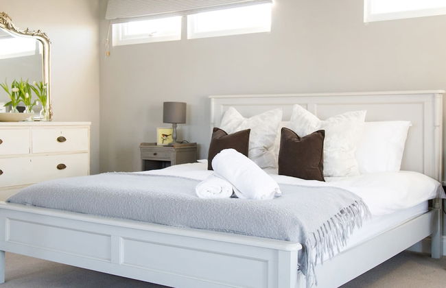 4BR Beach House Sleeps 10 - 5 Mins Walk to the Sea - Foto 30