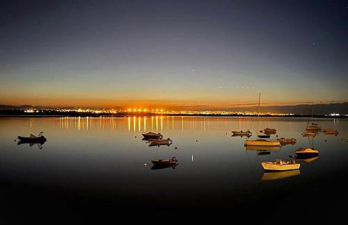 Beach House on Faro Island with a Dreamy Terrace and 7 Beds for the Perfect Escape - Foto 30