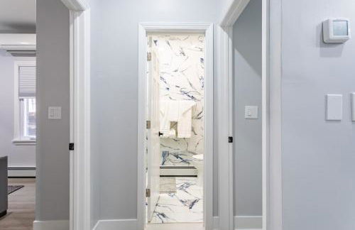 Modern Escape 3BR Apt with Parking - Foto 7