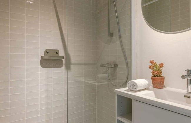 Beautiful Apartment in the Heart of Antwerp - Photo 4