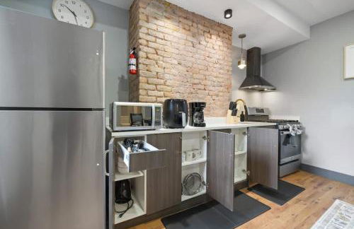 Luxury and Chic 2BR 2BA Apt only 15 Mins to NYC & Hoboken - Foto 25