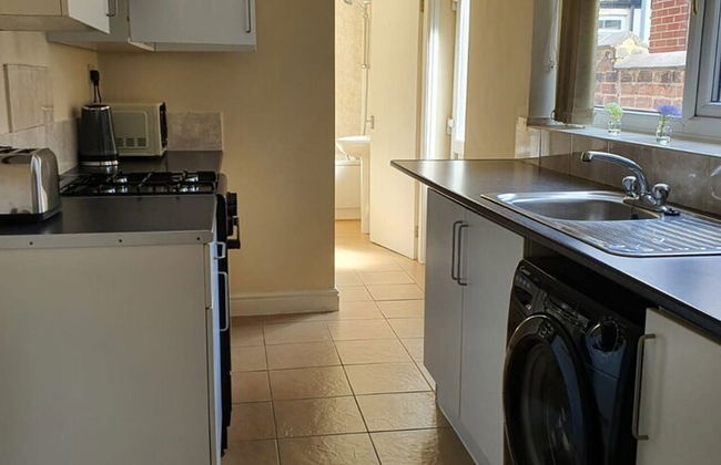 Spacious House in Stoke - Photo 17